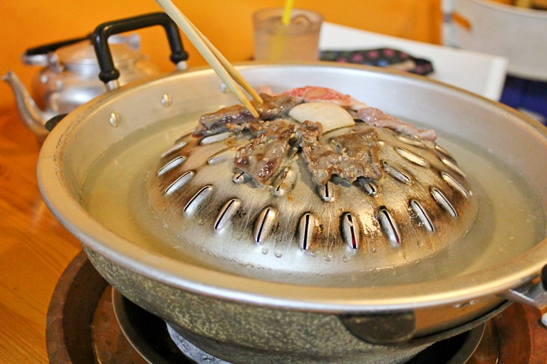 Mookata Steamboat